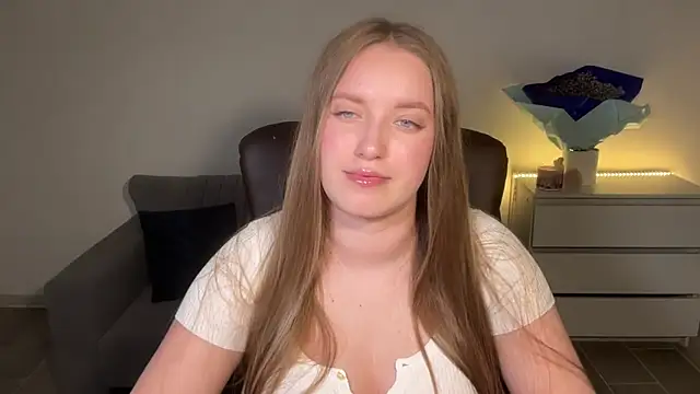 Snapshot of EvaMaddison chatting on June 20, 8:58 pm EvaMaddison online show from June 20, 8:58 pm