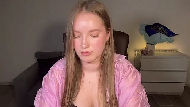 Snapshot of EvaMaddison chatting on July 10, 6:30 pm EvaMaddison online show from July 10, 6:30 pm