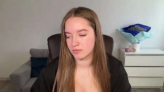 EvaMaddison online show from May 19, 6:31 am