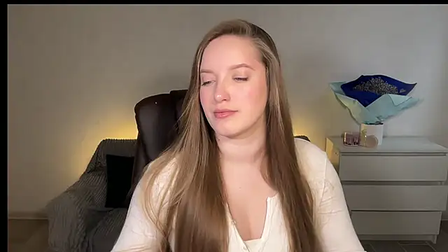 EvaMaddison online show from March 19, 5:29 am