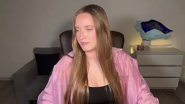 Snapshot of EvaMaddison chatting on July 7, 9:40 pm EvaMaddison online show from July 7, 9:40 pm