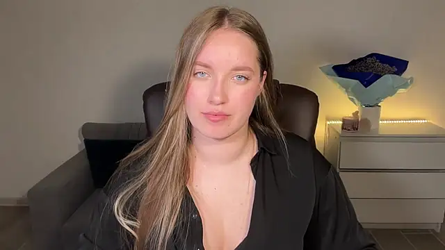 Snapshot of EvaMaddison chatting on June 11, 7:55 pm EvaMaddison online show from June 11, 7:55 pm