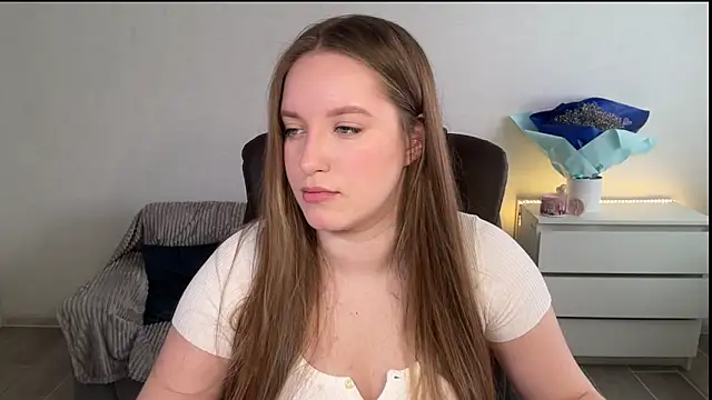EvaMaddison online show from April 29, 5:55 am
