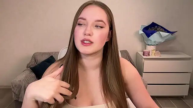 EvaMaddison online show from January 18, 4:43 pm