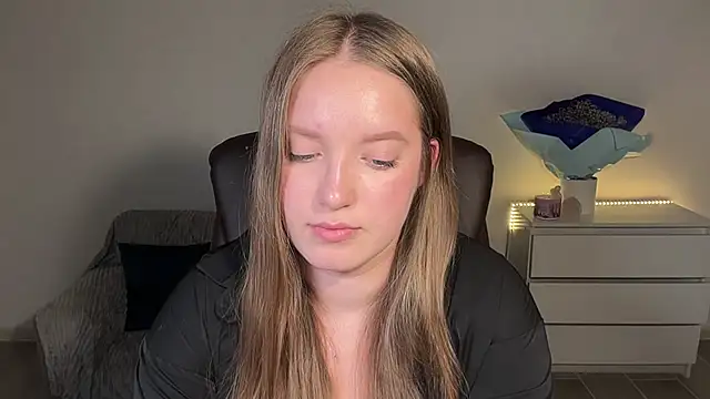 EvaMaddison online show from May 14, 8:28 pm