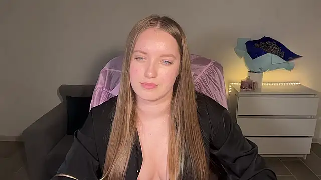 Snapshot of EvaMaddison chatting on July 16, 10:07 pm EvaMaddison online show from July 16, 10:07 pm
