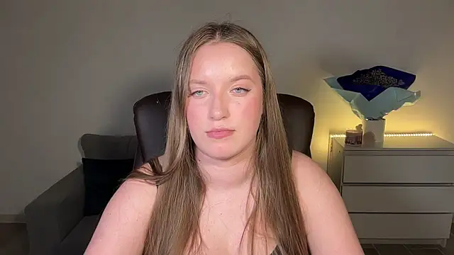 EvaMaddison online show from May 18, 6:23 pm