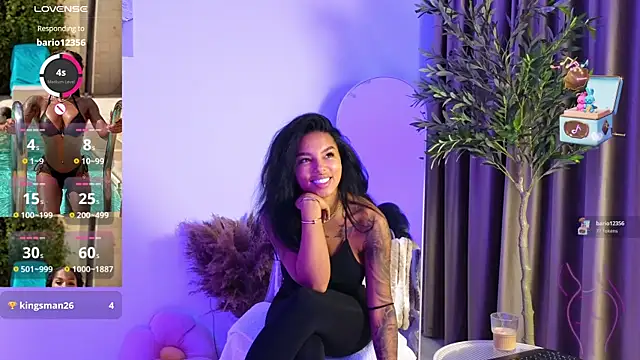 Snapshot of KimiBrown chatting on February 11, 5:18 am KimiBrown online show from February 11, 5:18 am