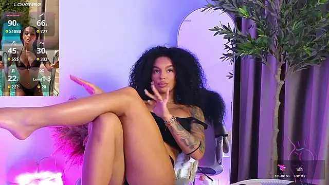 Snapshot of KimiBrown chatting on March 3, 4:52 am KimiBrown online show from March 3, 4:52 am