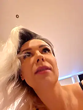 AureliaDoux online show from April 15, 2:32 pm