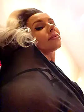 AureliaDoux online show from February 25, 4:29 pm