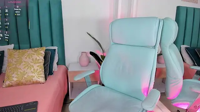 amy-thomson1 online show from December 3, 3:51 am