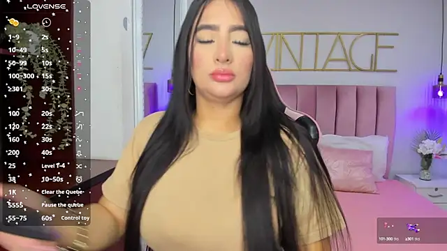 amy-thomson1 online show from October 21, 12:04 pm