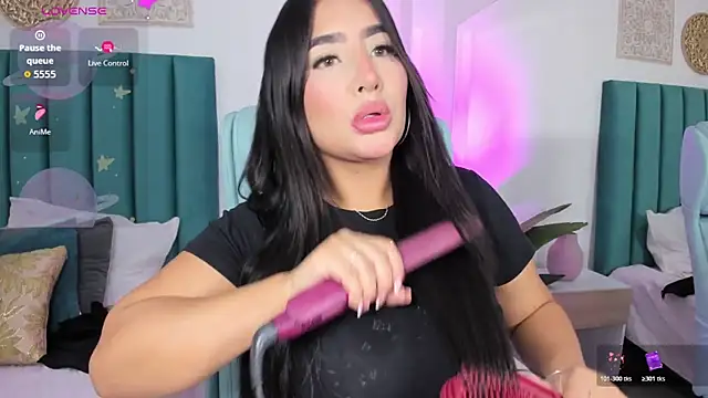 amy-thomson1 online show from March 21, 12:09 pm