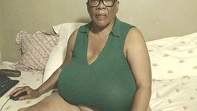 DairyQueen2 online show from March 29, 6:42 pm