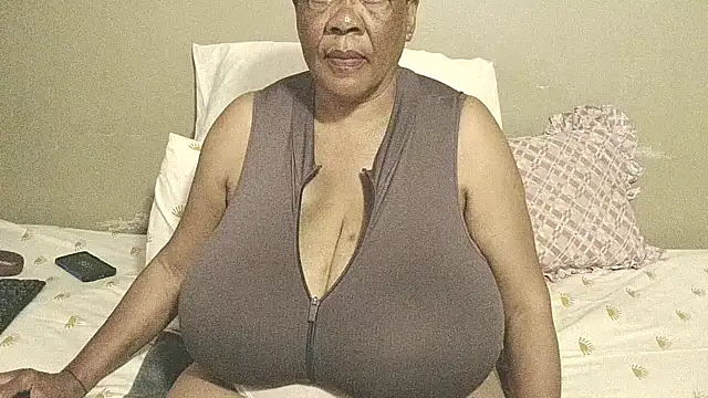 DairyQueen2 online show from March 29, 6:04 am