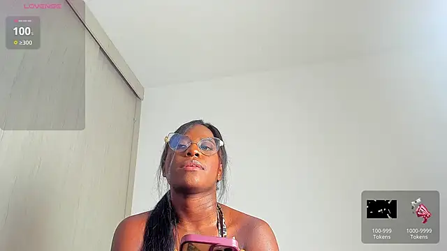 Snapshot of caroline_tovar chatting on September 22, 6:58 pm caroline tovar online show from September 22, 6:58 pm
