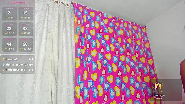 Snapshot of caroline_tovar chatting on February 15, 10:00 pm caroline tovar online show from February 15, 10:00 pm