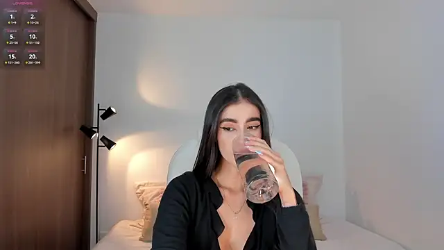 RebeccaBaxter online show from March 31, 10:01 pm