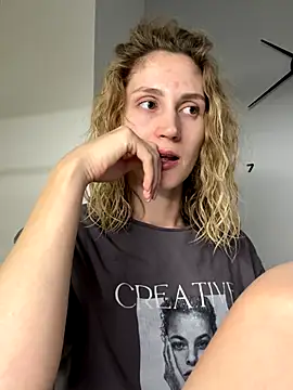 Snapshot of Feral_berry_8133 chatting on September 12, 7:46 pm Feral berry 8133 online show from September 12, 7:46 pm