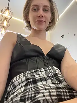 Snapshot of Feral_berry_8133 chatting on February 10, 11:57 am Feral berry 8133 online show from February 10, 11:57 am