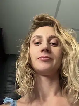 Snapshot of Feral_berry_8133 chatting on September 29, 7:52 pm Feral berry 8133 online show from September 29, 7:52 pm