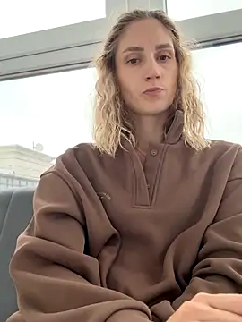 Snapshot of Feral_berry_8133 chatting on October 10, 11:55 am Feral berry 8133 online show from October 10, 11:55 am