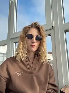 Snapshot of Feral_berry_8133 chatting on September 17, 5:53 am Feral berry 8133 online show from September 17, 5:53 am