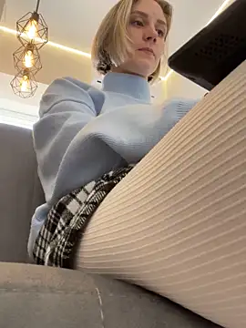 Snapshot of Feral_berry_8133 chatting on January 15, 7:15 am Feral berry 8133 online show from January 15, 7:15 am