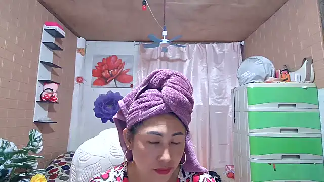 Snapshot of M_e_c_e_l chatting on July 17, 9:56 pm M e c e l online show from July 17, 9:56 pm