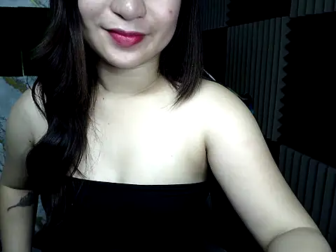 Mia 2022 online show from February 7, 6:27 pm