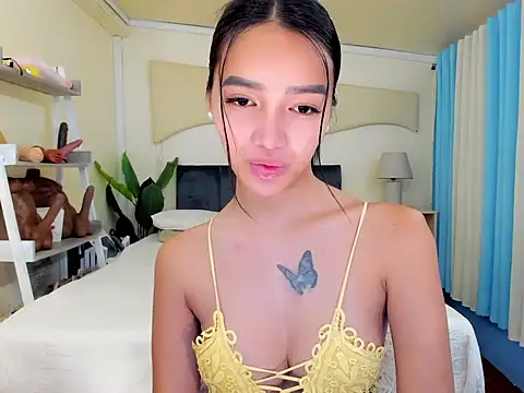 Snapshot of _caroline69 chatting on September 22, 2:28 am caroline69 online show from September 22, 2:28 am