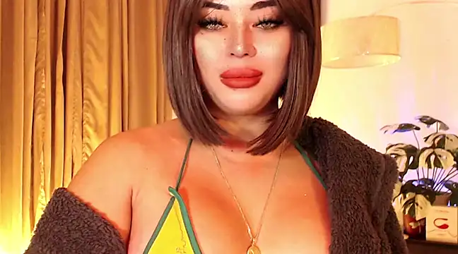 Snapshot of Thalia_Cambridge chatting on February 28, 10:17 pm Thalia Cambridge online show from February 28, 10:17 pm