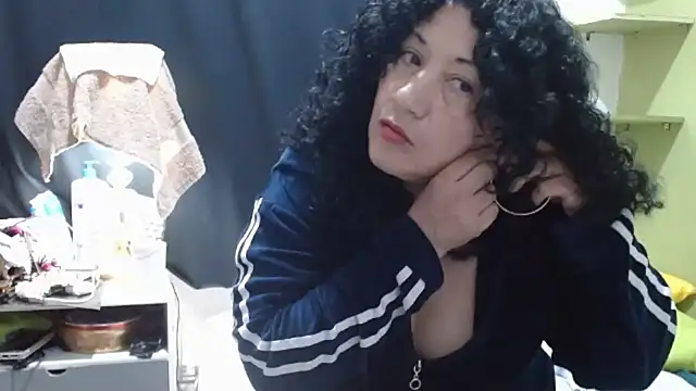 Snapshot of Diosasky chatting on February 21, 8:11 pm Diosasky online show from February 21, 8:11 pm