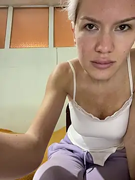 Snapshot of Keylili chatting on February 2, 5:58 pm Keylili online show from February 2, 5:58 pm
