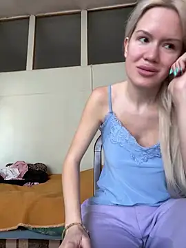 Snapshot of Keylili chatting on March 7, 10:02 am Keylili online show from March 7, 10:02 am