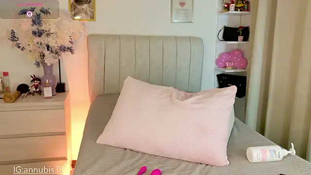 Snapshot of Annubis_lia chatting on March 4, 7:27 am Annubis lia online show from March 4, 7:27 am