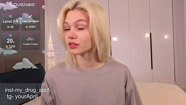 Snapshot of MyApril chatting on November 21, 8:30 pm MyApril online show from November 21, 8:30 pm