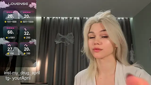 Snapshot of MyApril chatting on November 2, 3:55 am MyApril online show from November 2, 3:55 am