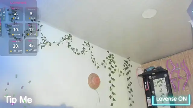 Snapshot of bonie_lov chatting on May 14, 11:35 pm bonie lov online show from May 14, 11:35 pm