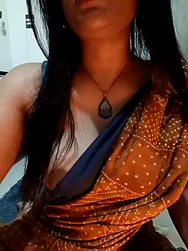 RadhaBabe online show from February 16, 12:59 pm