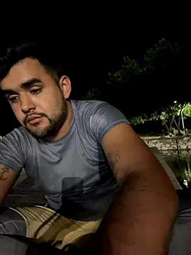 Snapshot of JONATAN_BIGDICK chatting on October 23, 1:15 am JONATAN BIGDICK online show from October 23, 1:15 am