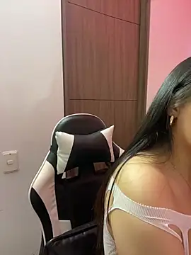 Snapshot of KateLatorre chatting on November 26, 9:37 pm KateLatorre online show from November 26, 9:37 pm