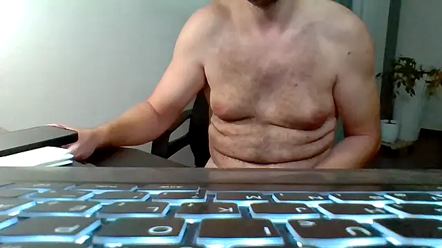 Horney boy86 online show from September 21, 10:15 pm