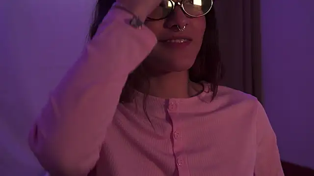 Snapshot of HannaMoom chatting on November 15, 10:14 pm HannaMoom online show from November 15, 10:14 pm