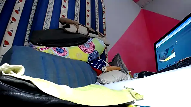 Vanessasweet2304 online show from March 17, 8:51 pm