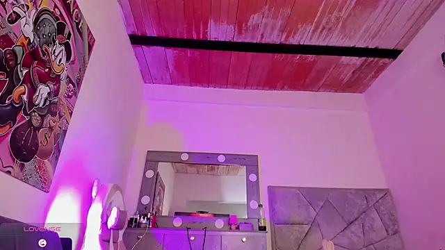 Snapshot of Sweet_Cinthia chatting on December 16, 5:50 pm Sweet Cinthia online show from December 16, 5:50 pm