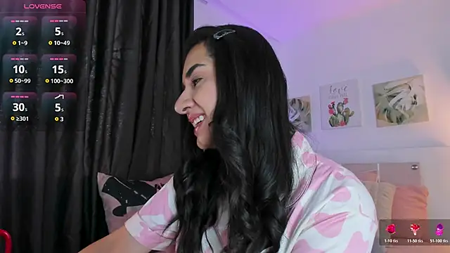 annadu011 online show from November 21, 1:43 pm