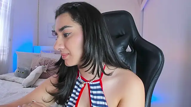 annadu011 online show from March 17, 5:27 pm