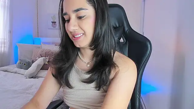 annadu011 online show from March 17, 2:23 pm